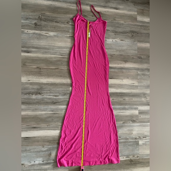 💜Skims💜 long maxi dress Hot pink New medium - Picture 7 of 9